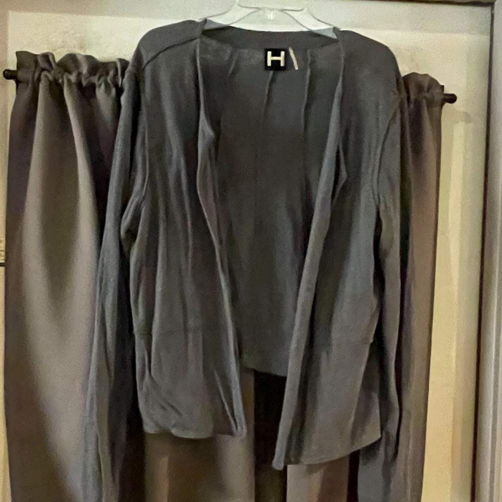 Super cute open front cardigan. L